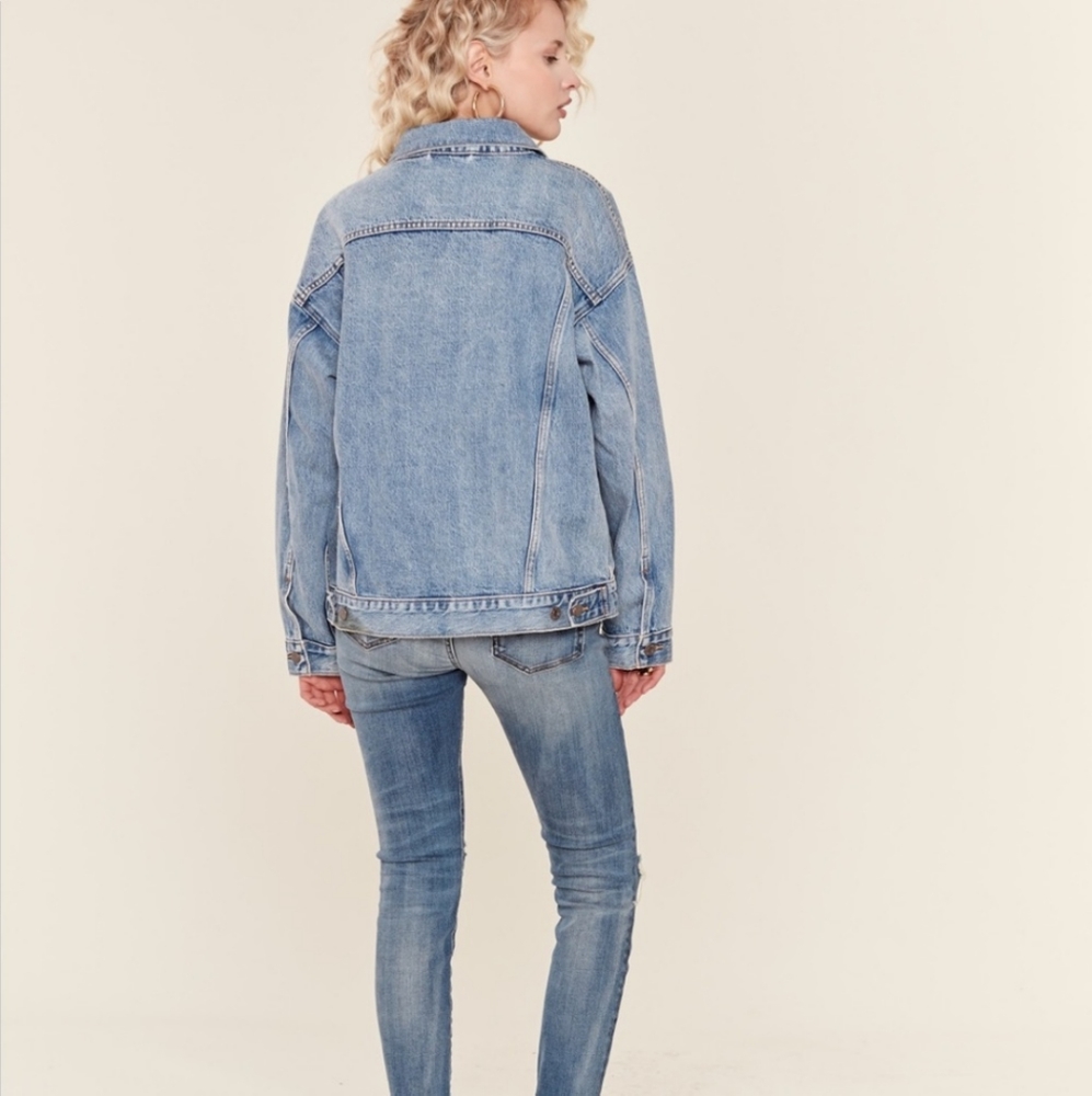 Levi's Dad trucker jean jacket Multiple sizes. NWT - Picture 2 of 8